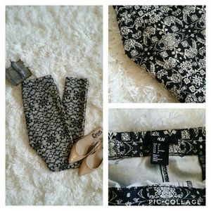 H & M Black & Tan Print Jeggings/Skinny. Size 8.
